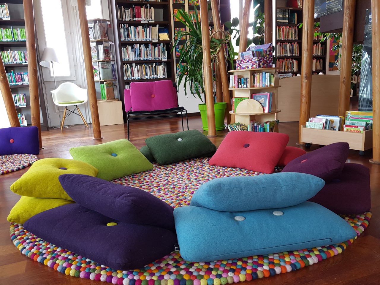 intérieur de la médiathèque